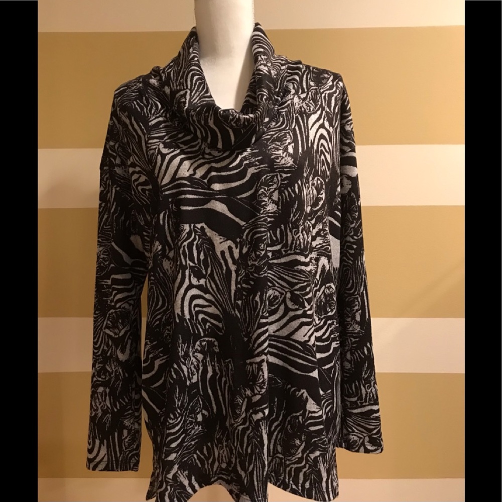 🌼🌼NWT David Cline NWT Women’s Cozy Cowlneck Elongated Top, L